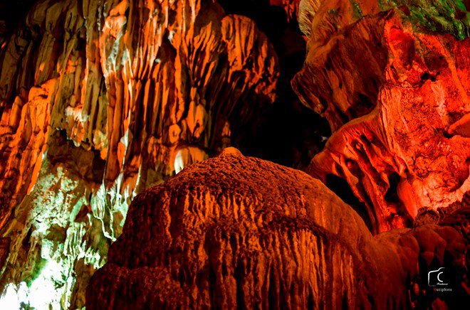 la grotte des surprises (sung sot) baie d'halong