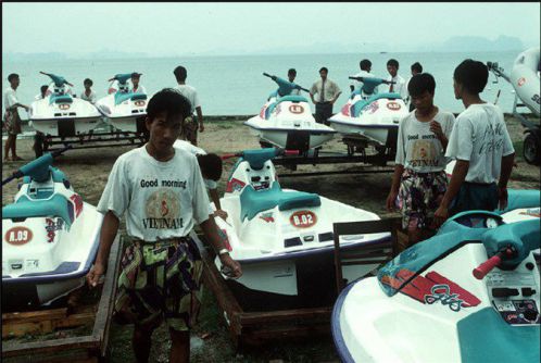 Service de louer des motomarines par une entreprise sud-coréenne à Hon Gai - baie d'Halong