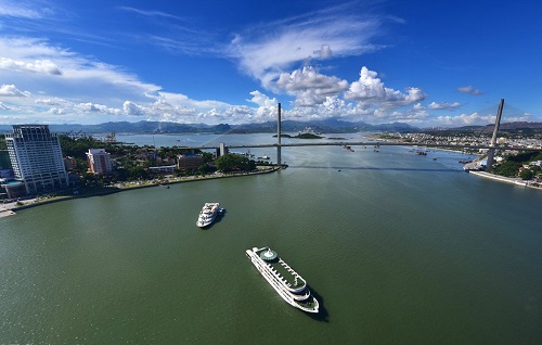 voyage baie d'halong pont bai chay